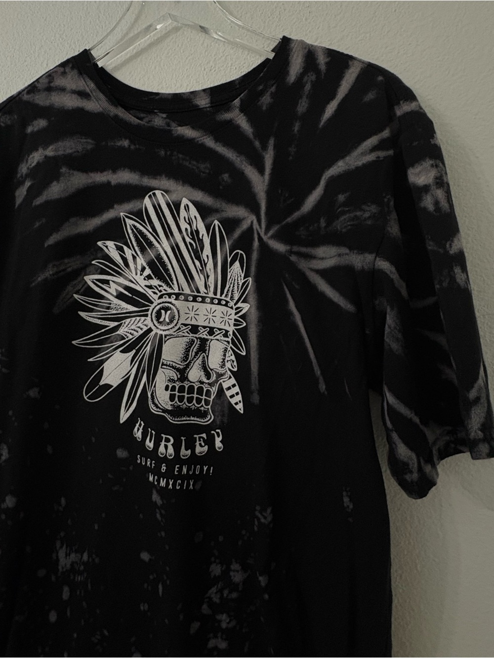 Hurley Black & White Tie-Dye Skull Graphic Short Sleeve Tee